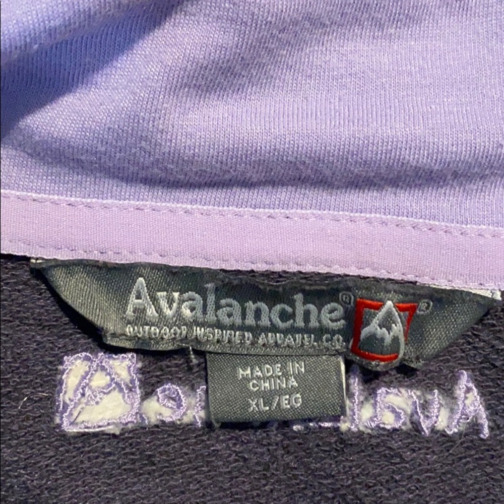 Avalanche long sleeve shirt. With thumbs holes - Picture 3 of 4